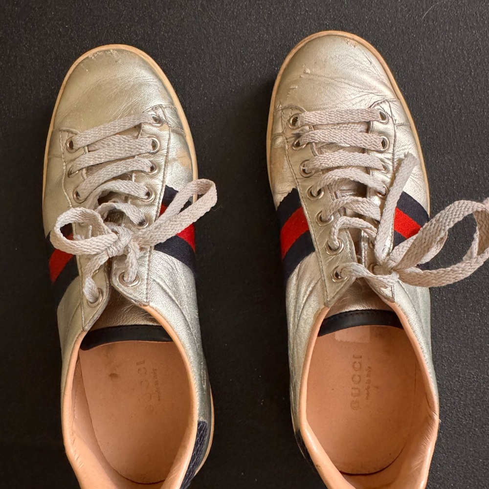 Gucci Silver and Red Sneakers with Modern Appeal